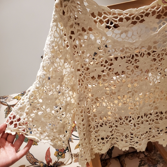 3/$15 | Cropped Crotchet Top - Picture 3 of 6